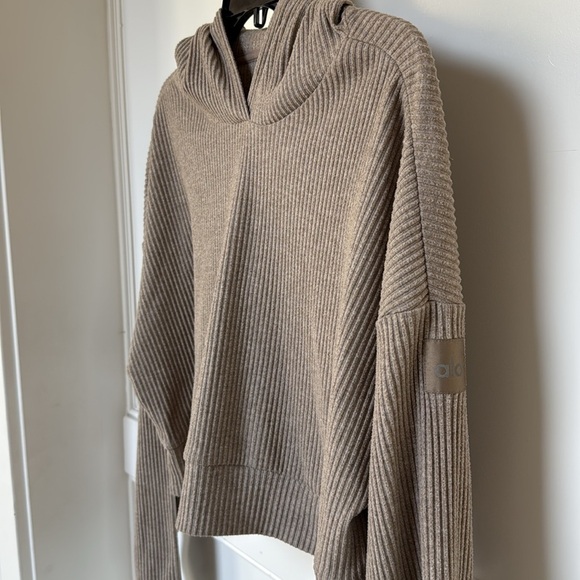 ALO Muse Hoodie Cropped Soft Ribbed Relaxed Tan Gravel Heather Small Medium - Picture 3 of 7